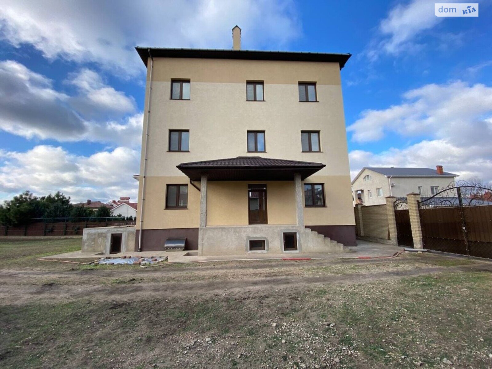 трехэтажный дом, 481 кв. м, ракушечник (ракушняк). Продажа в Одессе район Совиньон фото 1
