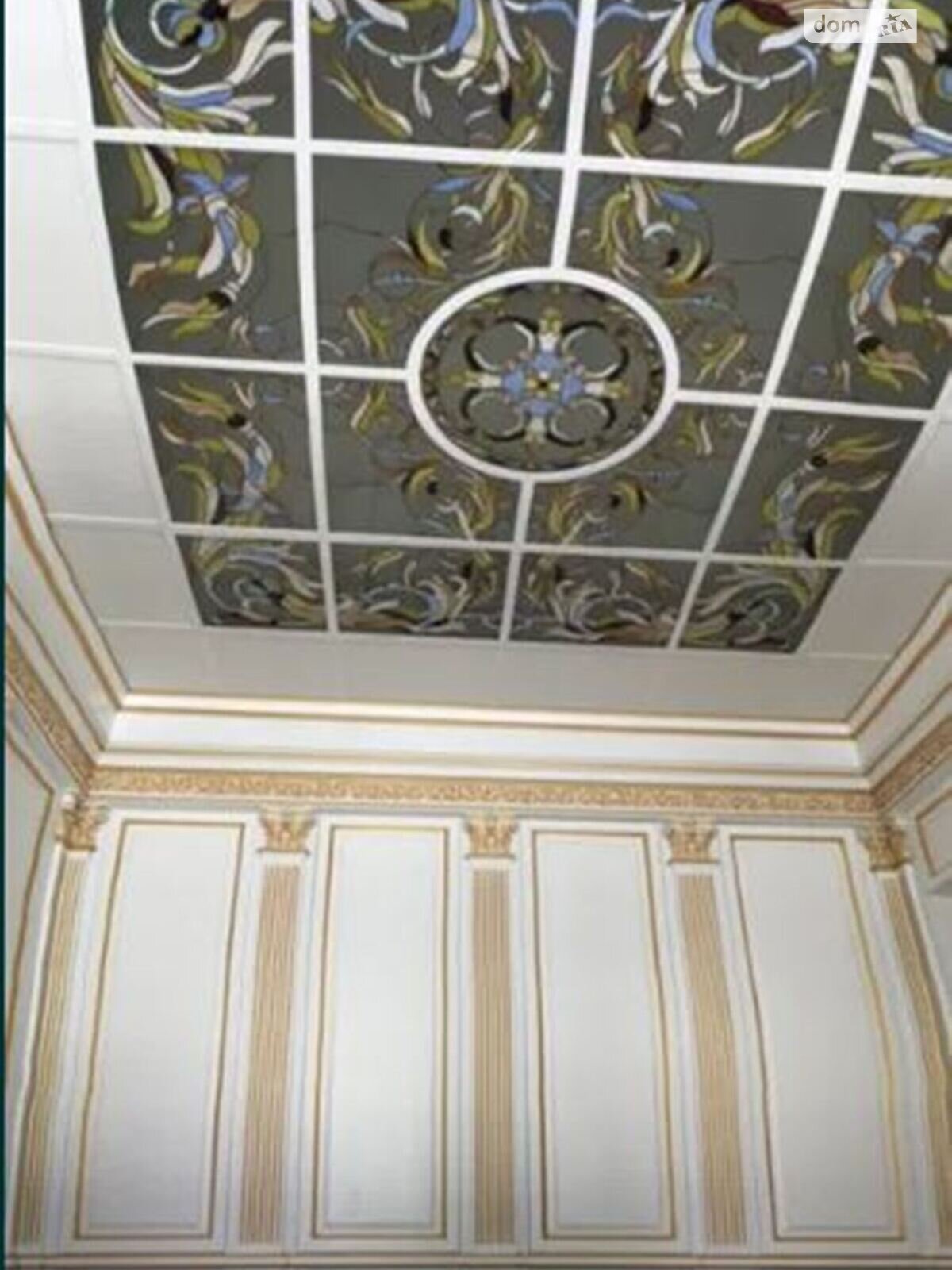 триповерховий будинок з ремонтом, 700 кв. м,. Продаж в Одесі, район Совіньйон фото 1