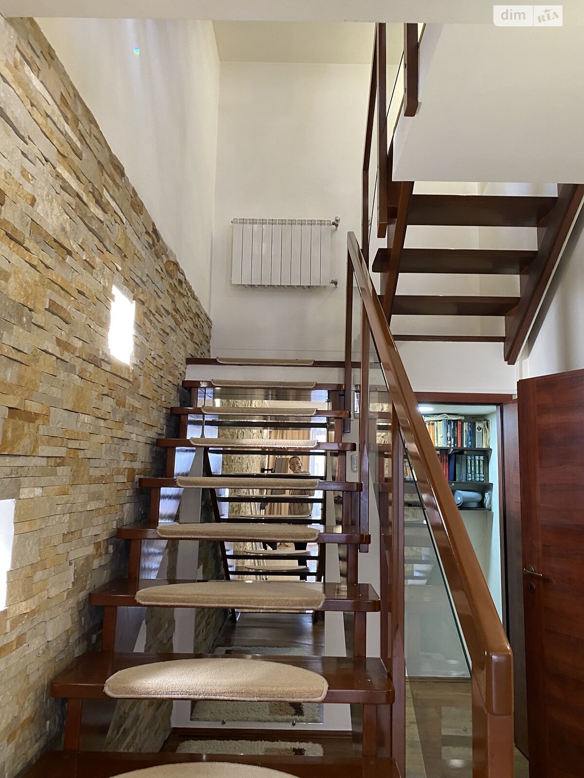 триповерховий будинок з балконом, 154 кв. м, цегла. Продаж в Одесі, район Совіньйон фото 1 триповерховий будинок з балконом, 154 кв. м, цегла. Продаж в Одесі, район Совіньйон фото 1