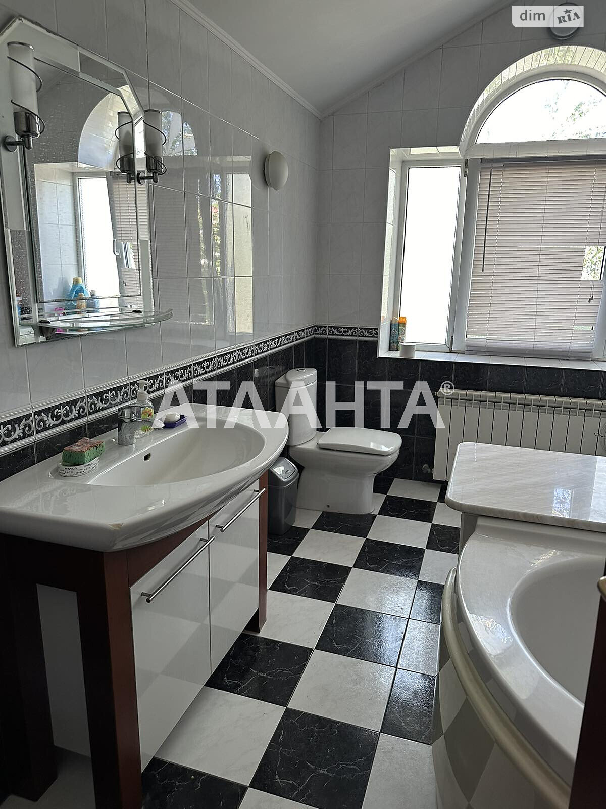 двухэтажный дом беседка, 227 кв. м, кирпич. Продажа в Одессе район Совиньон фото 1 двухэтажный дом беседка, 227 кв. м, кирпич. Продажа в Одессе район Совиньон фото 1