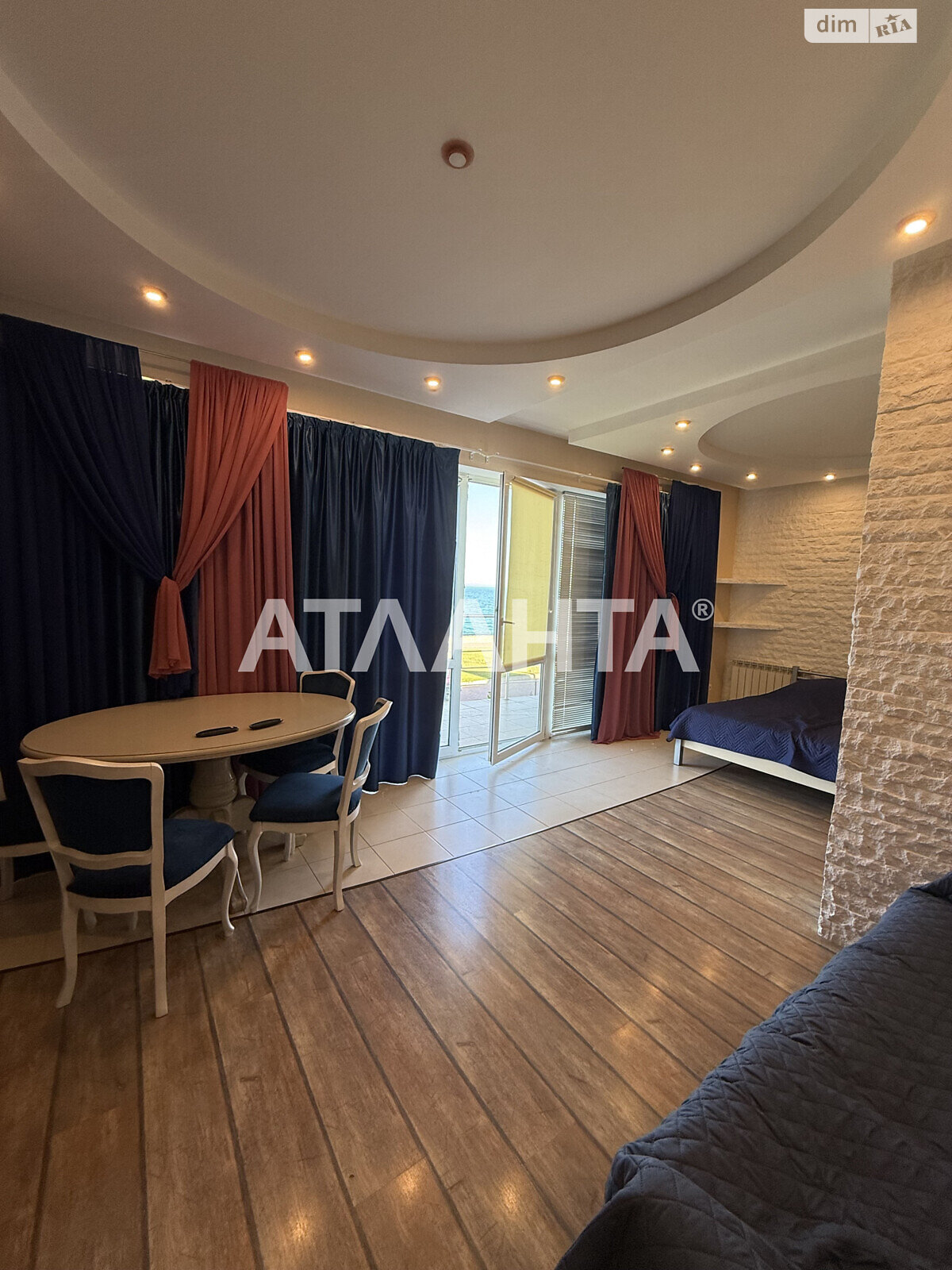 триповерховий будинок бесідка, 230 кв. м, газобетон. Продаж в Одесі, район Совіньйон фото 1 триповерховий будинок бесідка, 230 кв. м, газобетон. Продаж в Одесі, район Совіньйон фото 1