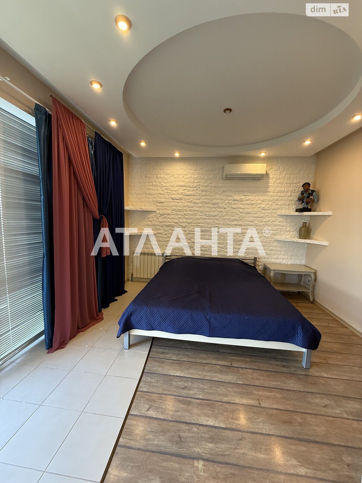 триповерховий будинок бесідка, 230 кв. м, газобетон. Продаж в Одесі, район Совіньйон фото 1 триповерховий будинок бесідка, 230 кв. м, газобетон. Продаж в Одесі, район Совіньйон фото 1