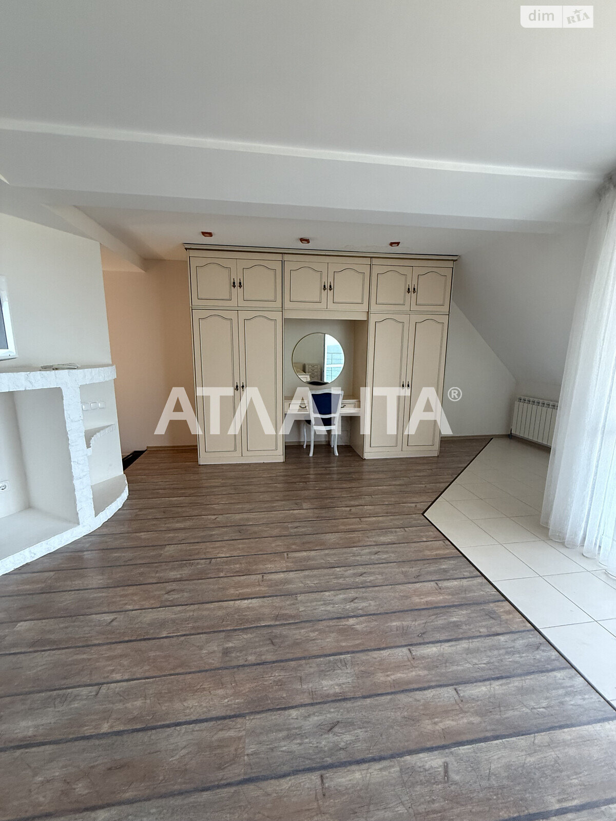 триповерховий будинок бесідка, 230 кв. м, газобетон. Продаж в Одесі, район Совіньйон фото 1 триповерховий будинок бесідка, 230 кв. м, газобетон. Продаж в Одесі, район Совіньйон фото 1