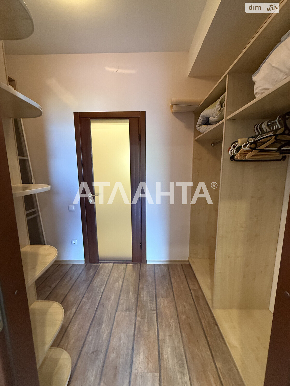 триповерховий будинок бесідка, 230 кв. м, газобетон. Продаж в Одесі, район Совіньйон фото 1 триповерховий будинок бесідка, 230 кв. м, газобетон. Продаж в Одесі, район Совіньйон фото 1