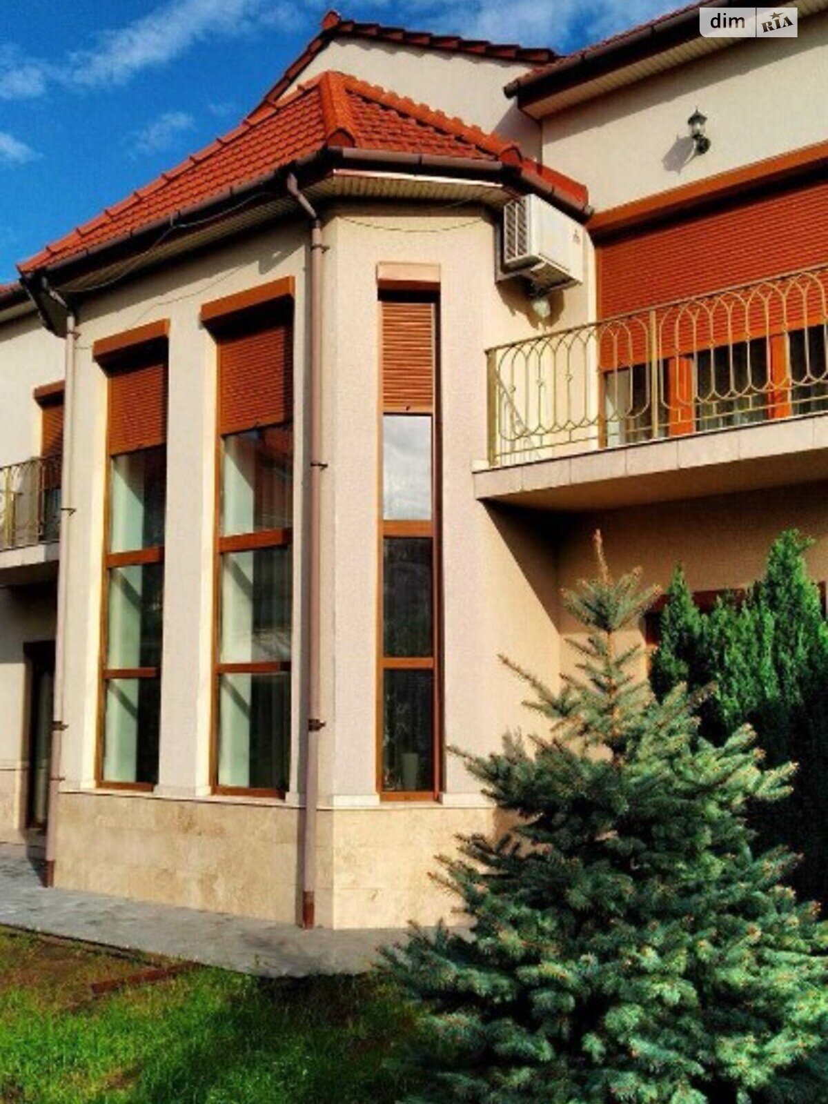 трехэтажный дом, 600 кв. м, кирпич. Продажа в Одессе район Совиньон фото 1