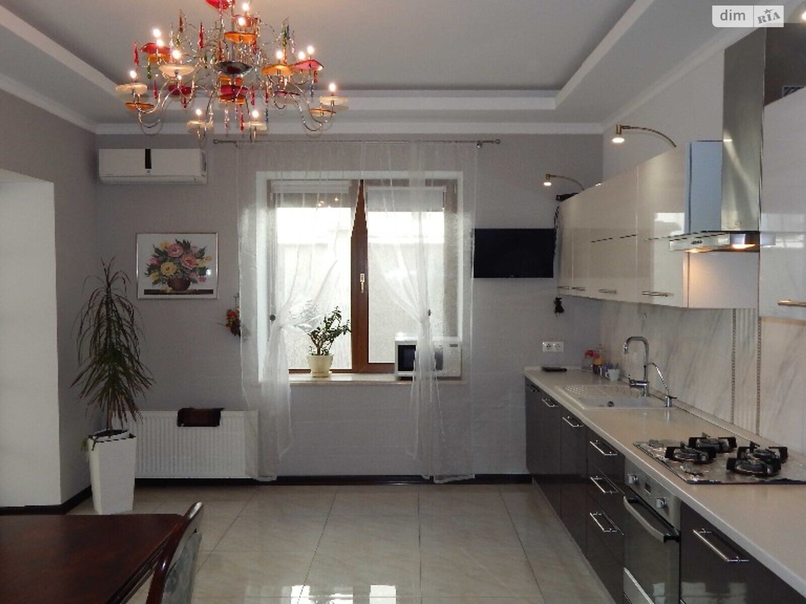 трехэтажный дом, 600 кв. м, кирпич. Продажа в Одессе район Совиньон фото 1