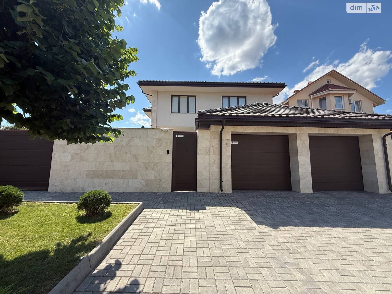 двухэтажный дом с гаражом, 368.1 кв. м, кирпич. Продажа в Лиманке фото 1 двухэтажный дом с гаражом, 368.1 кв. м, кирпич. Продажа в Лиманке фото 1