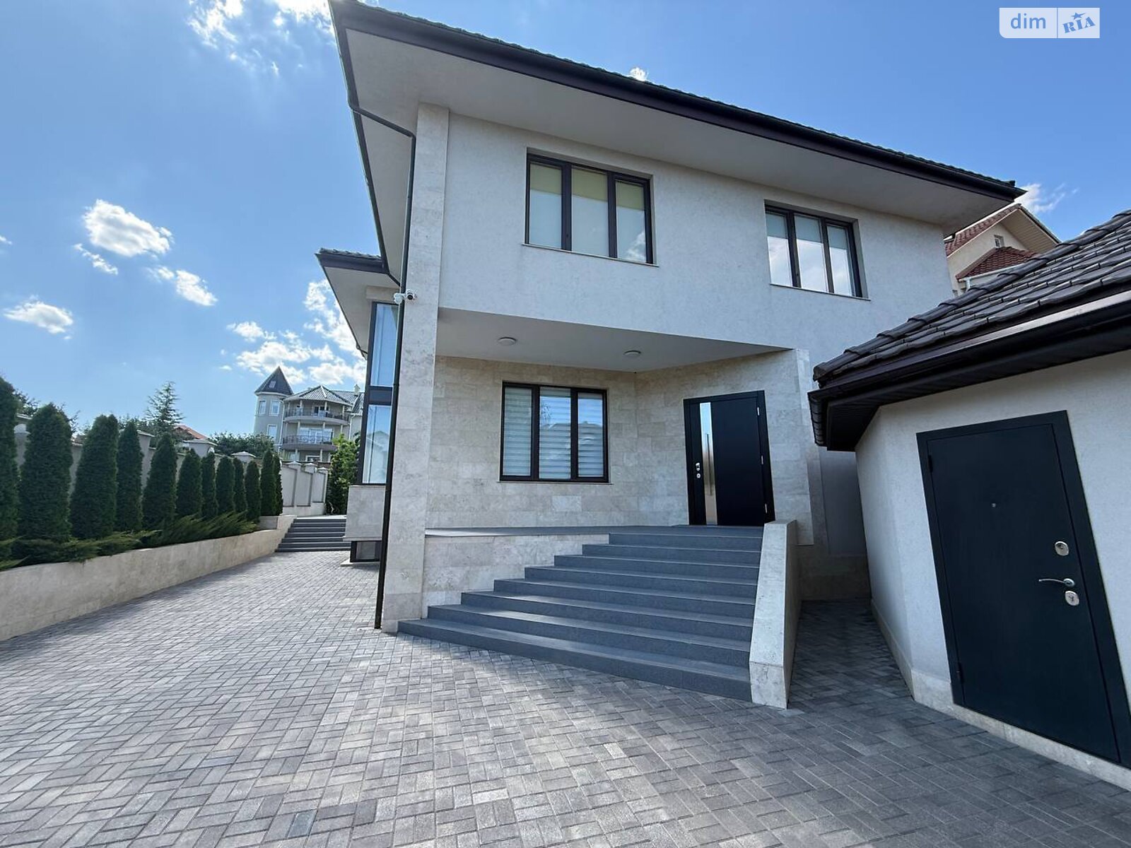 двухэтажный дом с гаражом, 368.1 кв. м, кирпич. Продажа в Лиманке фото 1 двухэтажный дом с гаражом, 368.1 кв. м, кирпич. Продажа в Лиманке фото 1