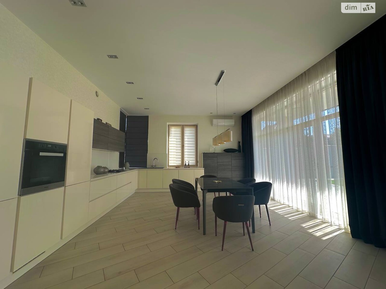 двухэтажный дом с гаражом, 368.1 кв. м, кирпич. Продажа в Лиманке фото 1 двухэтажный дом с гаражом, 368.1 кв. м, кирпич. Продажа в Лиманке фото 1