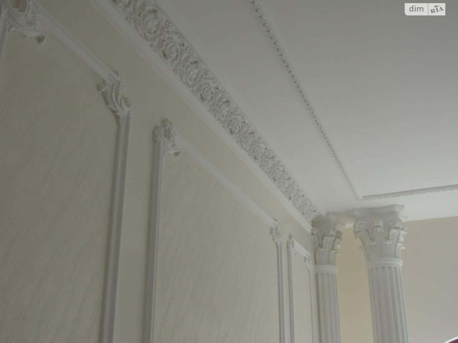 трехэтажный дом с гаражом, 2000 кв. м, кирпич. Продажа в Одессе район Совиньон фото 1 трехэтажный дом с гаражом, 2000 кв. м, кирпич. Продажа в Одессе район Совиньон фото 1