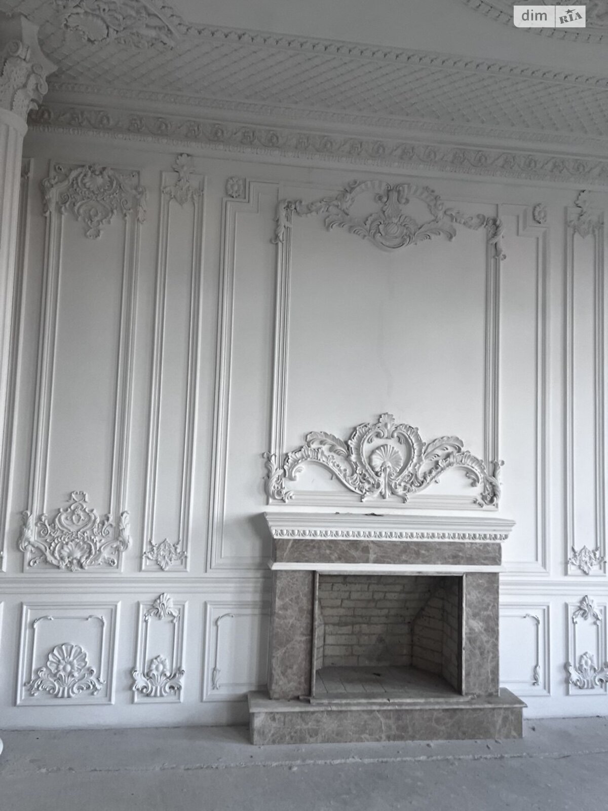 трехэтажный дом с гаражом, 2000 кв. м, кирпич. Продажа в Одессе район Совиньон фото 1 трехэтажный дом с гаражом, 2000 кв. м, кирпич. Продажа в Одессе район Совиньон фото 1