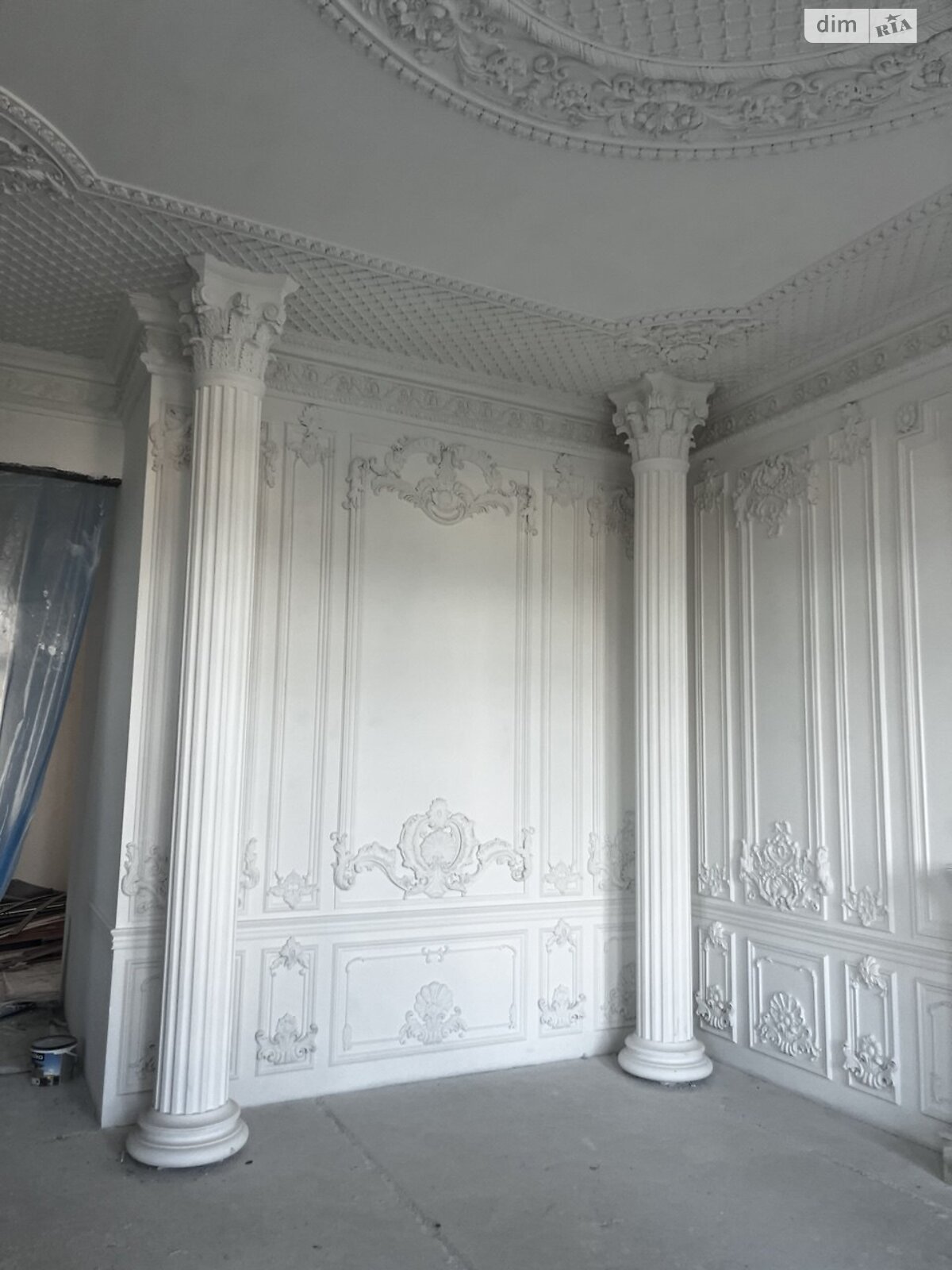 трехэтажный дом с гаражом, 2000 кв. м, кирпич. Продажа в Одессе район Совиньон фото 1 трехэтажный дом с гаражом, 2000 кв. м, кирпич. Продажа в Одессе район Совиньон фото 1