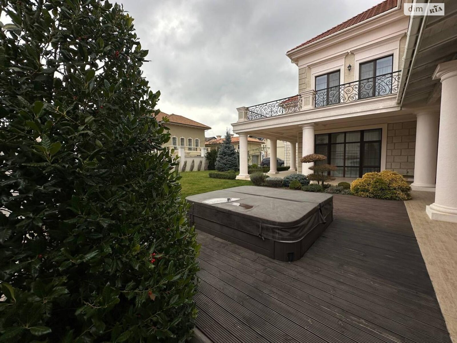 двухэтажный дом, 677 кв. м, кирпич. Продажа в Одессе район Совиньон фото 1