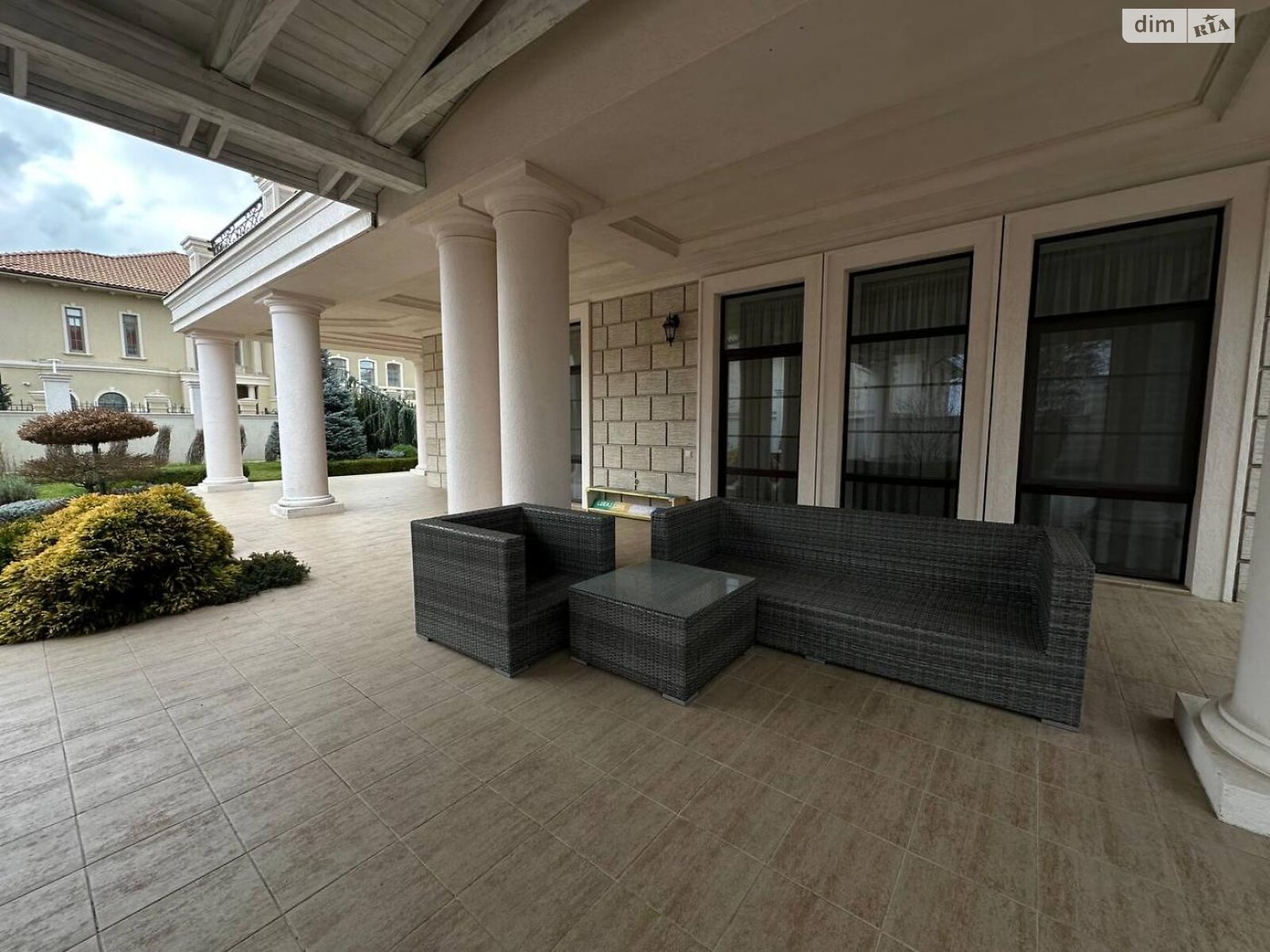 двухэтажный дом, 677 кв. м, кирпич. Продажа в Одессе район Совиньон фото 1