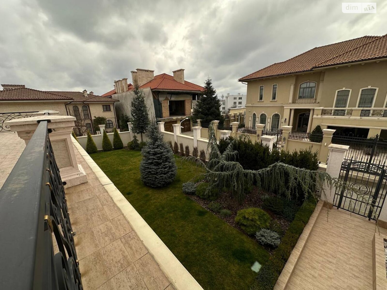 двухэтажный дом, 677 кв. м, кирпич. Продажа в Одессе район Совиньон фото 1