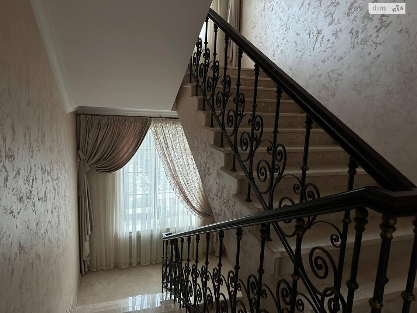 двухэтажный дом, 677 кв. м, кирпич. Продажа в Одессе район Совиньон фото 1