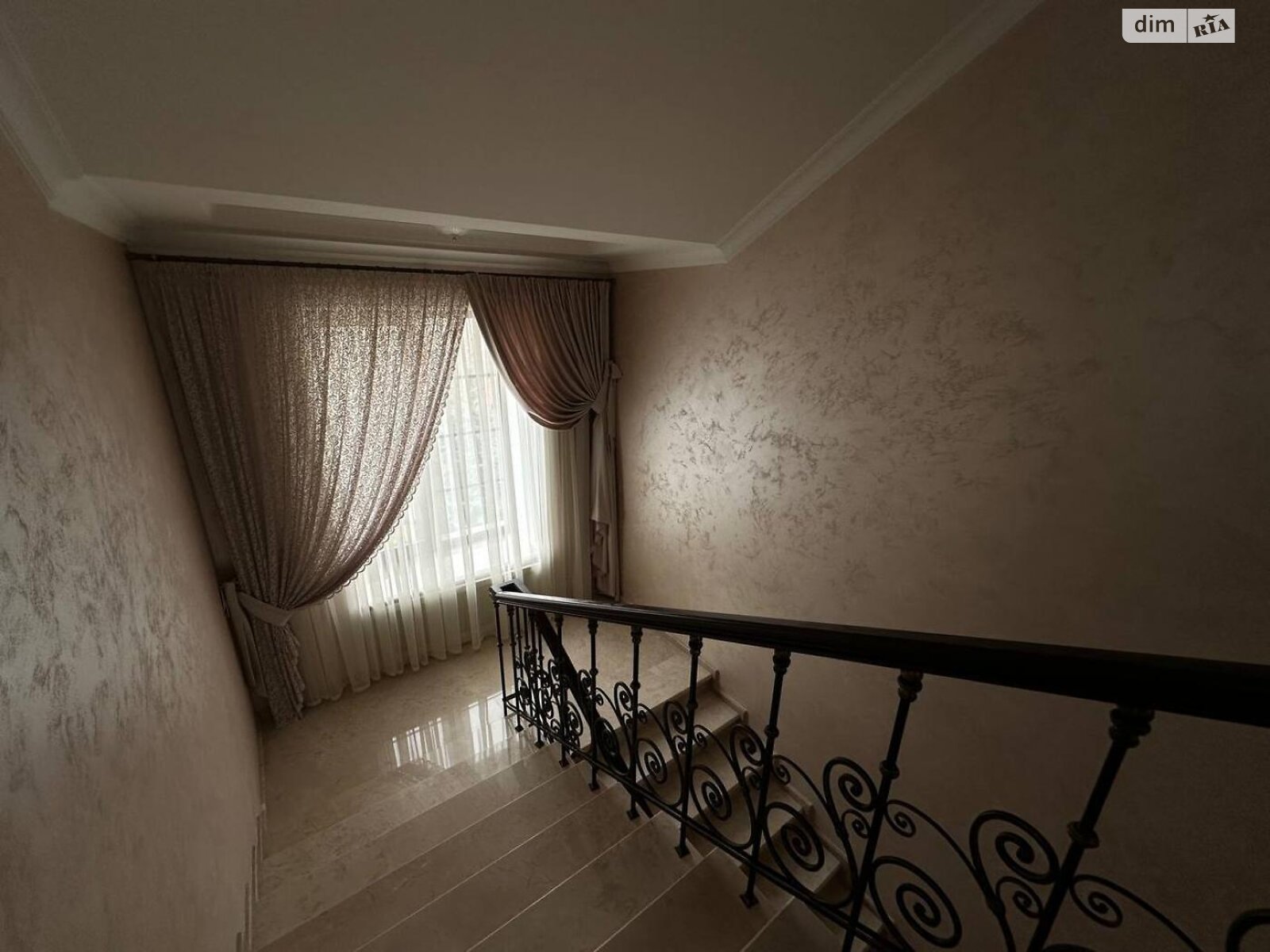 двухэтажный дом, 677 кв. м, кирпич. Продажа в Одессе район Совиньон фото 1