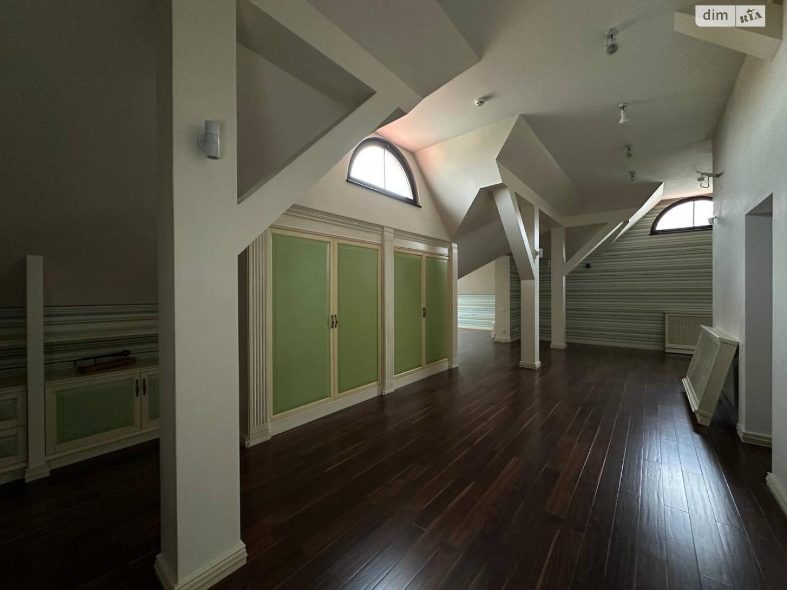 двухэтажный дом, 677 кв. м, кирпич. Продажа в Одессе район Совиньон фото 1