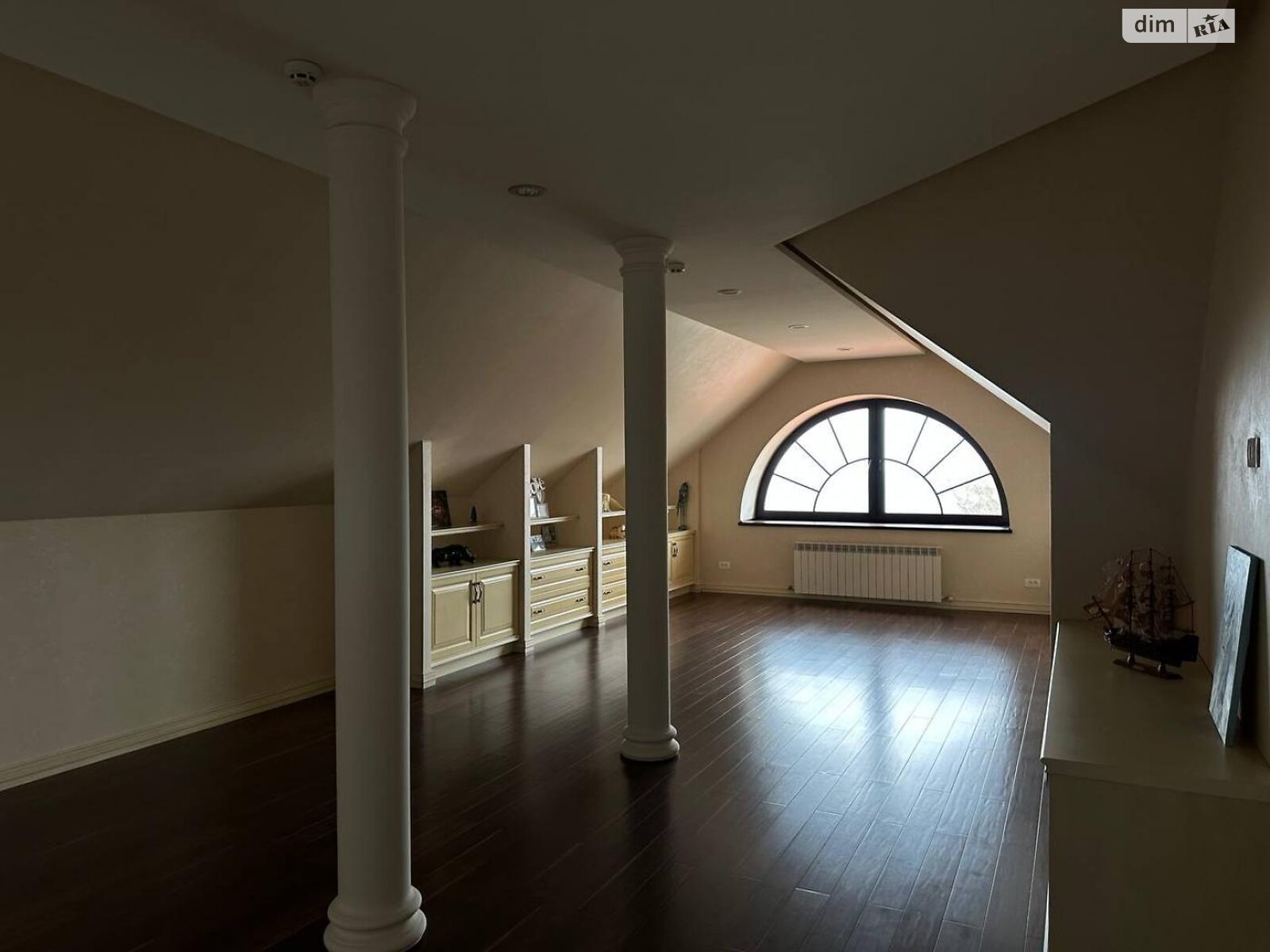 двухэтажный дом, 677 кв. м, кирпич. Продажа в Одессе район Совиньон фото 1