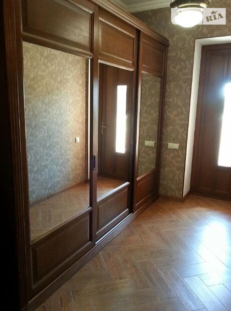 двухэтажный дом с камином, 360 кв. м, ракушечник (ракушняк). Продажа в Совиньоне (Одесская обл.) фото 1 двухэтажный дом с камином, 360 кв. м, ракушечник (ракушняк). Продажа в Совиньоне (Одесская обл.) фото 1