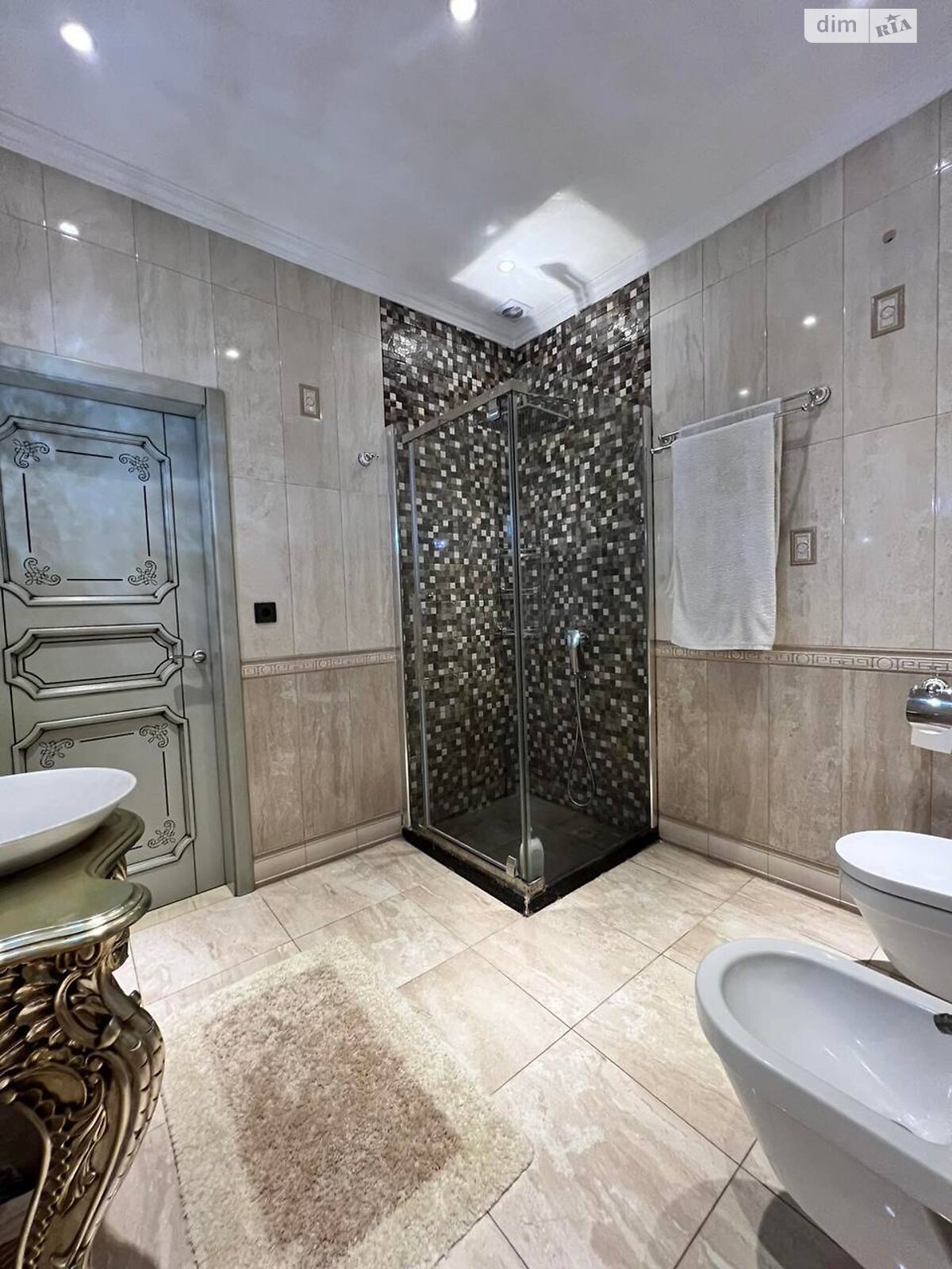 двухэтажный дом с мансардой, 367.1 кв. м, ракушечник (ракушняк). Продажа в Таирово фото 1 двухэтажный дом с мансардой, 367.1 кв. м, ракушечник (ракушняк). Продажа в Таирово фото 1