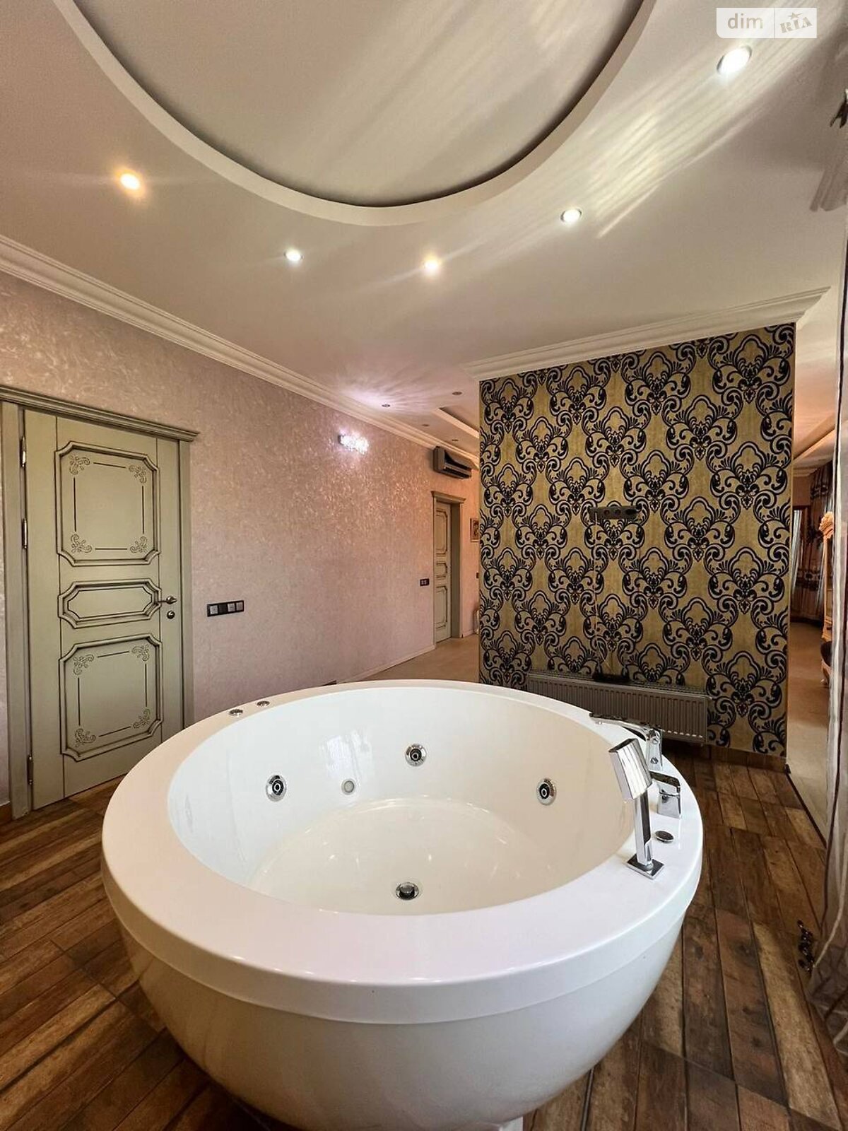 двухэтажный дом с мансардой, 367.1 кв. м, ракушечник (ракушняк). Продажа в Таирово фото 1 двухэтажный дом с мансардой, 367.1 кв. м, ракушечник (ракушняк). Продажа в Таирово фото 1