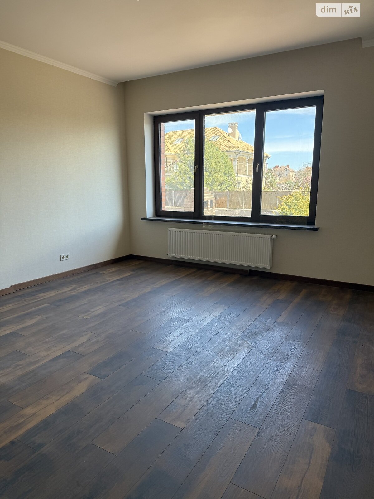 триповерховий будинок з опаленням, 500 кв. м, цегла. Продаж в Одесі, район Совіньйон фото 1 триповерховий будинок з опаленням, 500 кв. м, цегла. Продаж в Одесі, район Совіньйон фото 1