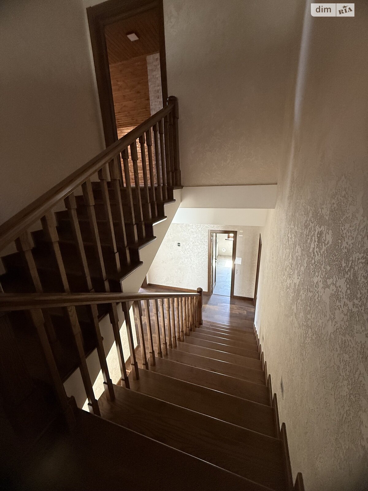 триповерховий будинок з опаленням, 500 кв. м, цегла. Продаж в Одесі, район Совіньйон фото 1 триповерховий будинок з опаленням, 500 кв. м, цегла. Продаж в Одесі, район Совіньйон фото 1