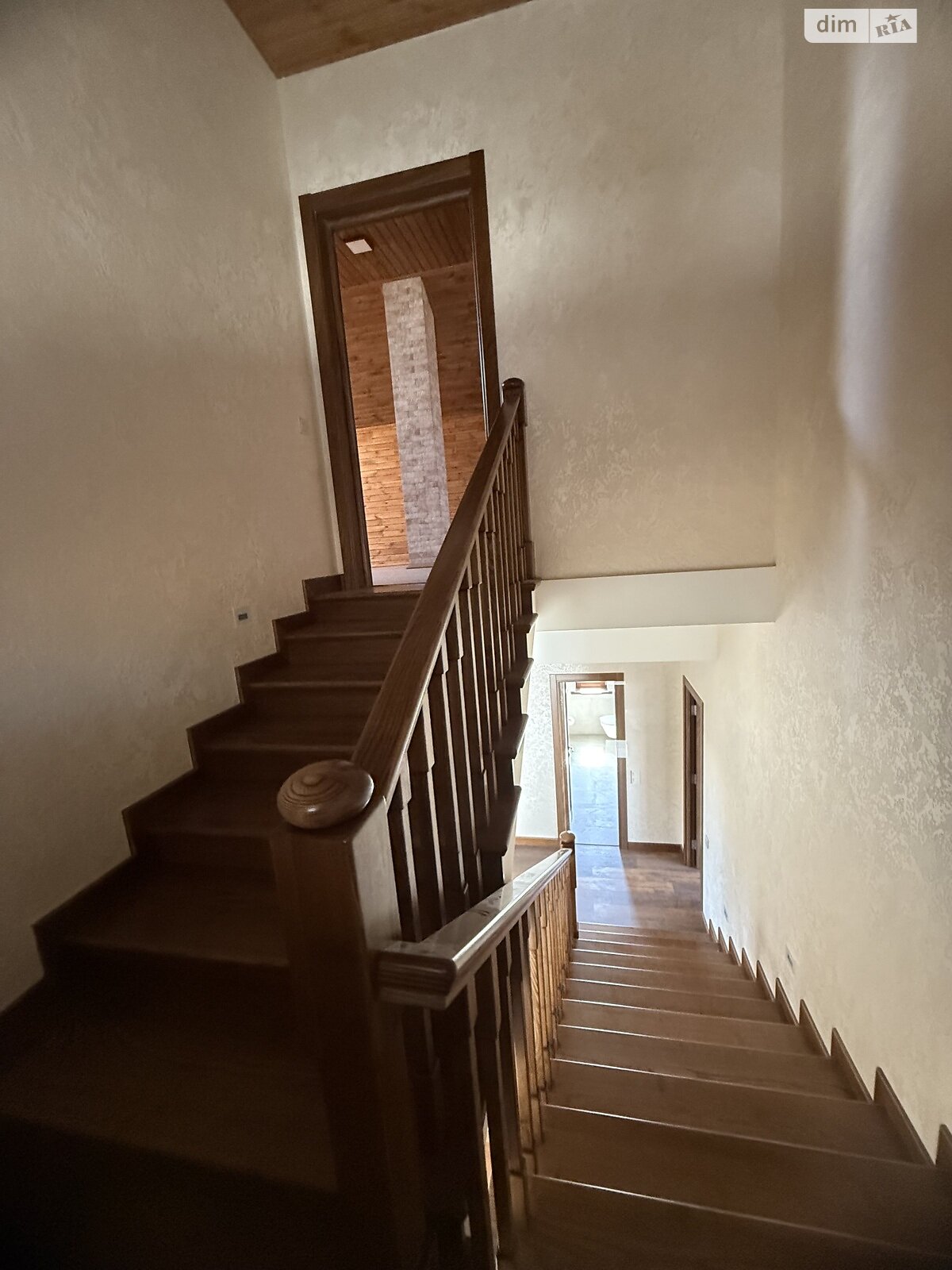 триповерховий будинок з опаленням, 500 кв. м, цегла. Продаж в Одесі, район Совіньйон фото 1 триповерховий будинок з опаленням, 500 кв. м, цегла. Продаж в Одесі, район Совіньйон фото 1