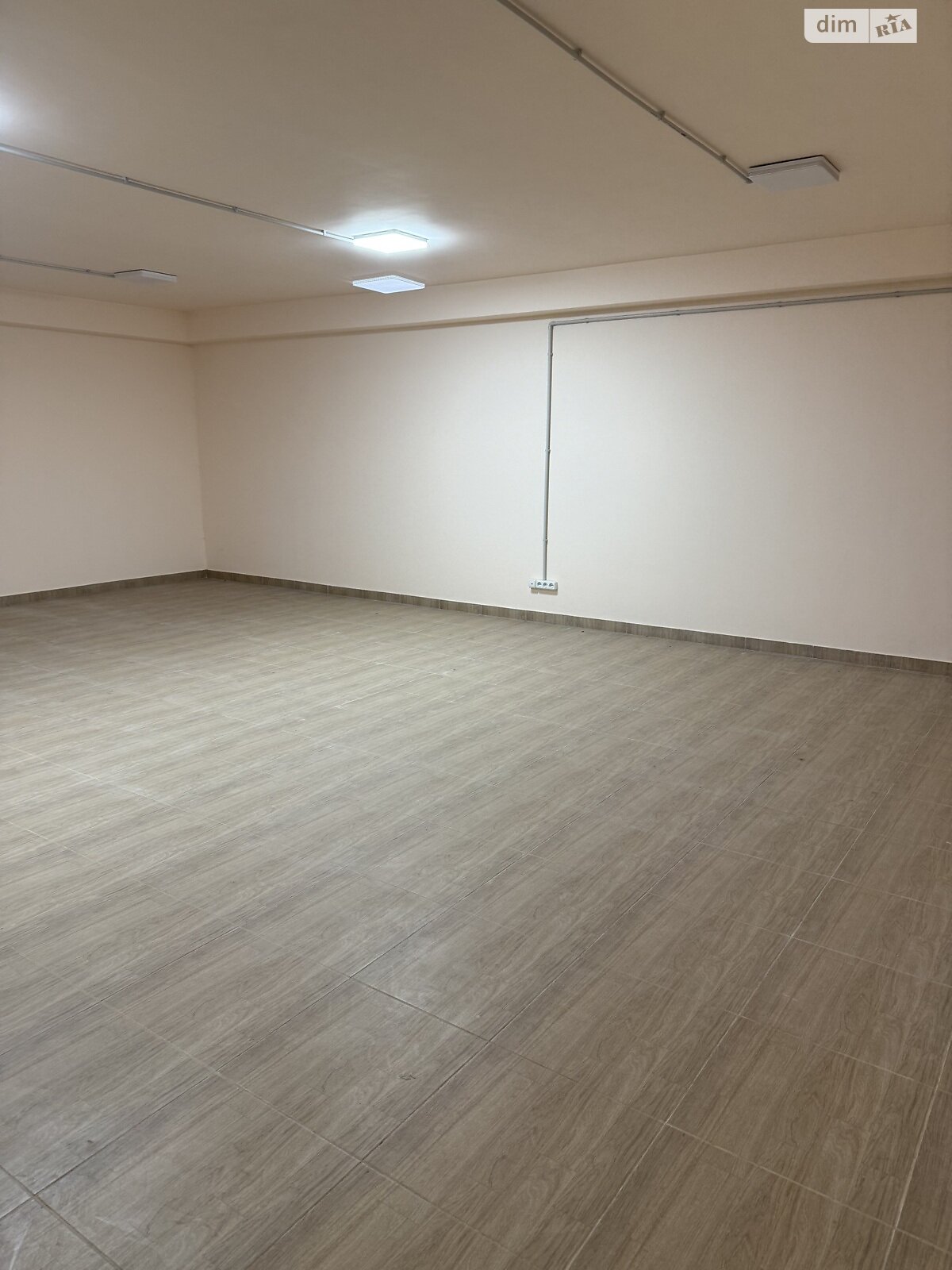 триповерховий будинок з опаленням, 500 кв. м, цегла. Продаж в Одесі, район Совіньйон фото 1 триповерховий будинок з опаленням, 500 кв. м, цегла. Продаж в Одесі, район Совіньйон фото 1
