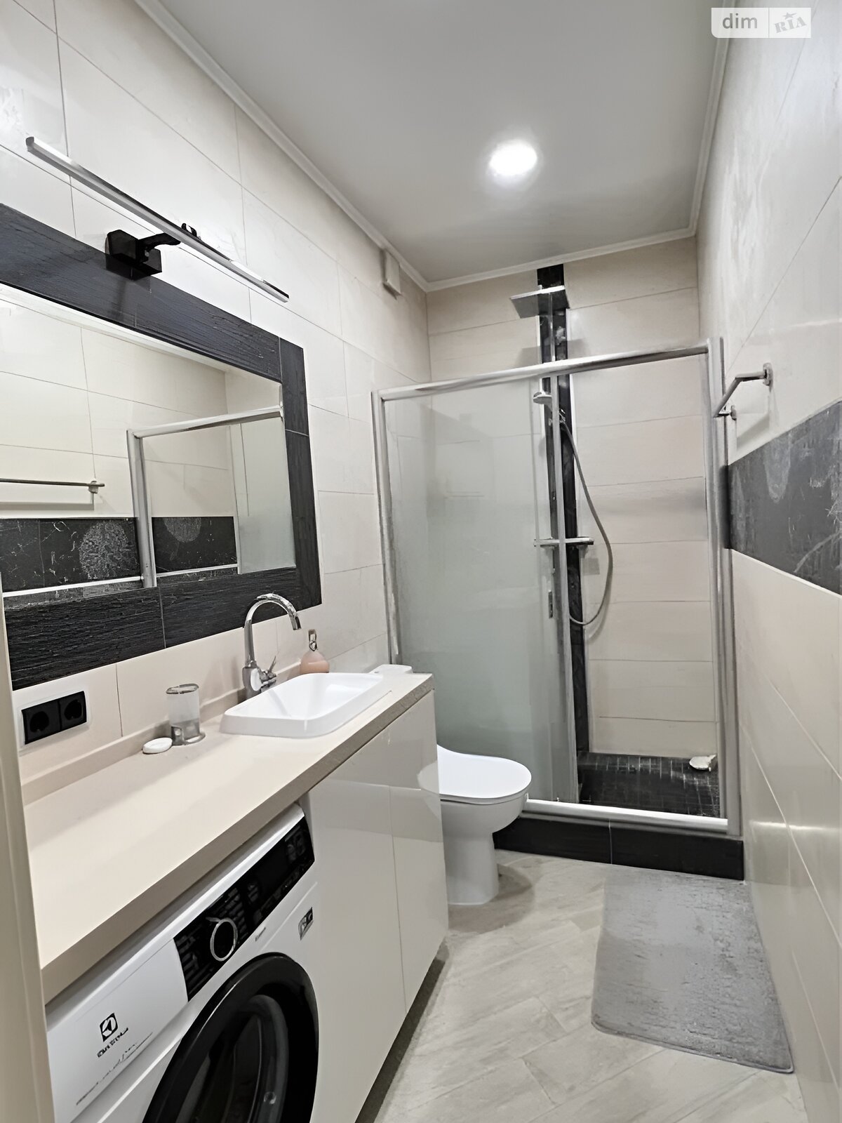 двоповерховий будинок з верандою, 316 кв. м, газобетон. Продаж в Одесі, район Совіньйон фото 1 двоповерховий будинок з верандою, 316 кв. м, газобетон. Продаж в Одесі, район Совіньйон фото 1