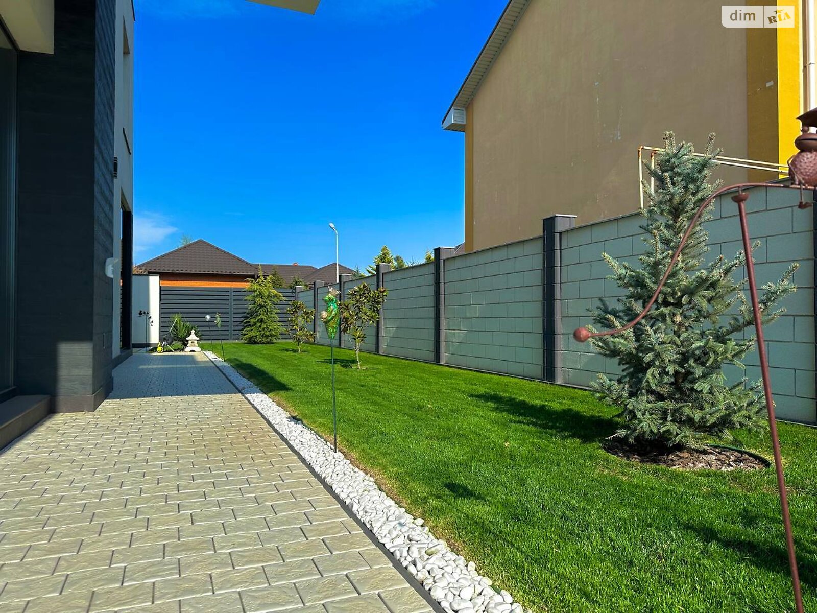 двоповерховий будинок з гаражем, 284 кв. м, газобетон. Продаж в Одесі, район Совіньйон фото 1 двоповерховий будинок з гаражем, 284 кв. м, газобетон. Продаж в Одесі, район Совіньйон фото 1