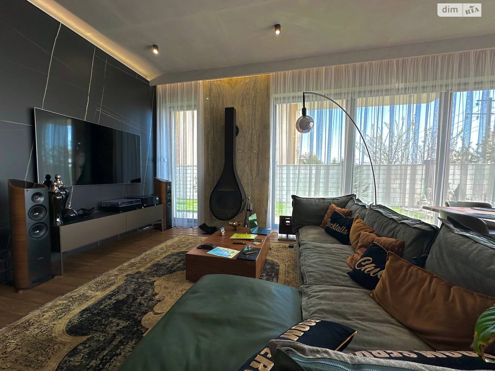 двоповерховий будинок з гаражем, 284 кв. м, газобетон. Продаж в Одесі, район Совіньйон фото 1 двоповерховий будинок з гаражем, 284 кв. м, газобетон. Продаж в Одесі, район Совіньйон фото 1