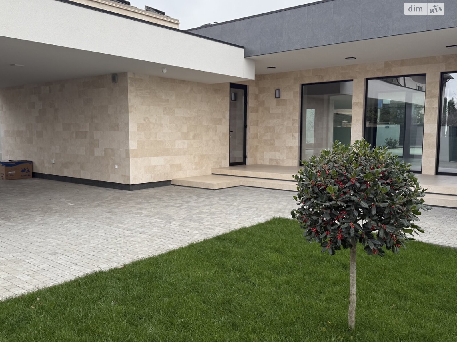 одноэтажный дом с отоплением, 200 кв. м, кирпич. Продажа в Одессе район Совиньон фото 1 одноэтажный дом с отоплением, 200 кв. м, кирпич. Продажа в Одессе район Совиньон фото 1