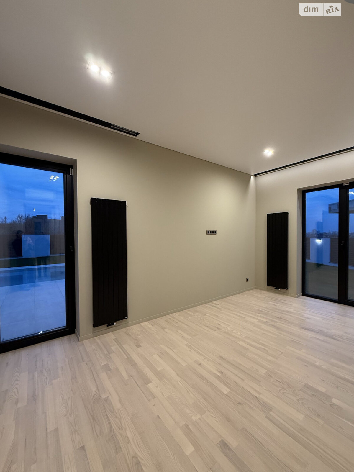 одноэтажный дом с отоплением, 200 кв. м, кирпич. Продажа в Одессе район Совиньон фото 1 одноэтажный дом с отоплением, 200 кв. м, кирпич. Продажа в Одессе район Совиньон фото 1