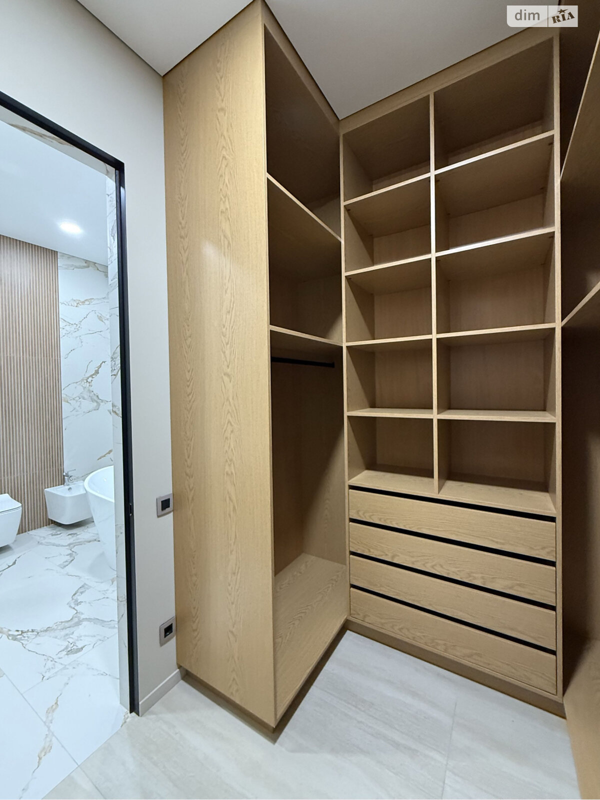 одноэтажный дом с отоплением, 200 кв. м, кирпич. Продажа в Одессе район Совиньон фото 1 одноэтажный дом с отоплением, 200 кв. м, кирпич. Продажа в Одессе район Совиньон фото 1