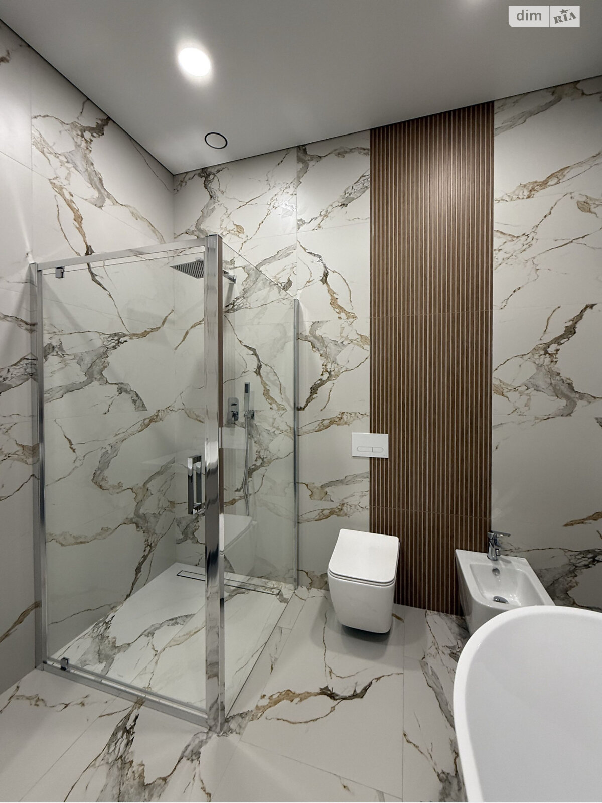 одноэтажный дом с отоплением, 200 кв. м, кирпич. Продажа в Одессе район Совиньон фото 1 одноэтажный дом с отоплением, 200 кв. м, кирпич. Продажа в Одессе район Совиньон фото 1