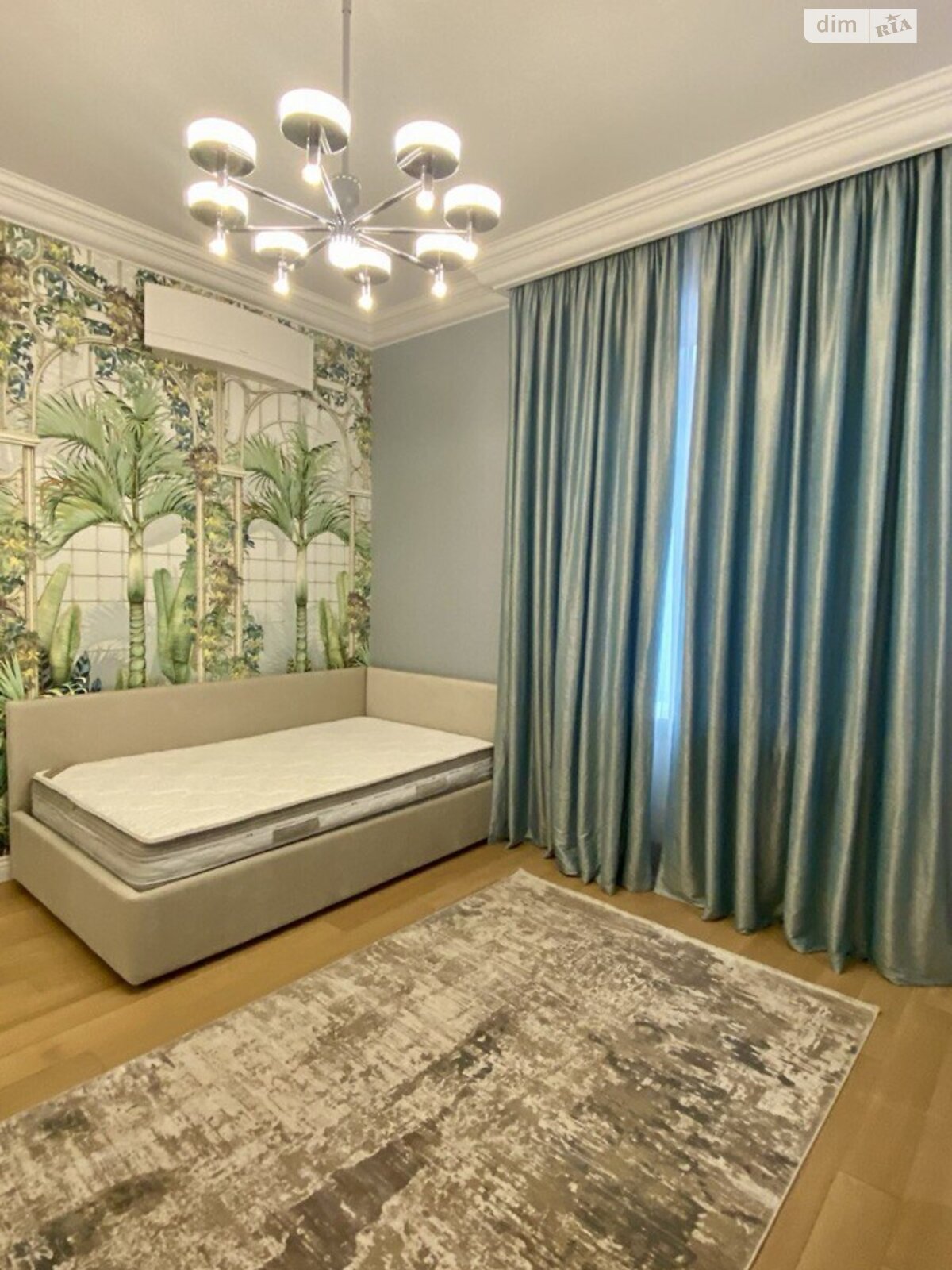 трехэтажный дом с верандой, 600 кв. м, кирпич. Продажа в Одессе район Средний Фонтан фото 1 трехэтажный дом с верандой, 600 кв. м, кирпич. Продажа в Одессе район Средний Фонтан фото 1