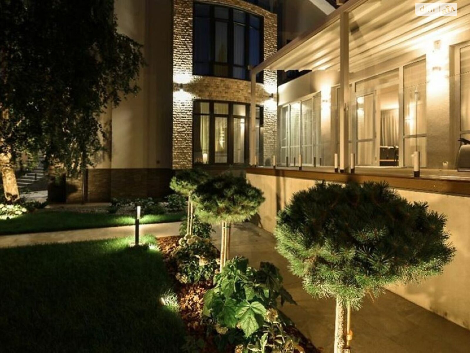 трехэтажный дом с верандой, 600 кв. м, кирпич. Продажа в Одессе район Средний Фонтан фото 1 трехэтажный дом с верандой, 600 кв. м, кирпич. Продажа в Одессе район Средний Фонтан фото 1