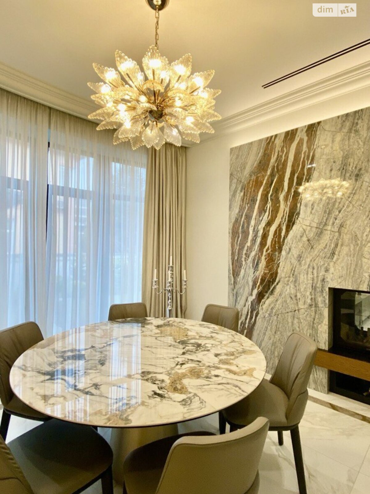 трехэтажный дом с верандой, 600 кв. м, кирпич. Продажа в Одессе район Средний Фонтан фото 1 трехэтажный дом с верандой, 600 кв. м, кирпич. Продажа в Одессе район Средний Фонтан фото 1