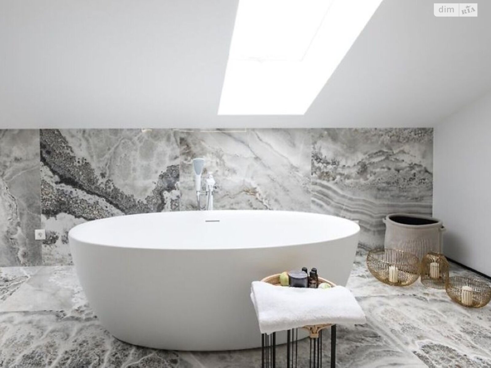 трехэтажный дом с верандой, 600 кв. м, кирпич. Продажа в Одессе район Средний Фонтан фото 1 трехэтажный дом с верандой, 600 кв. м, кирпич. Продажа в Одессе район Средний Фонтан фото 1