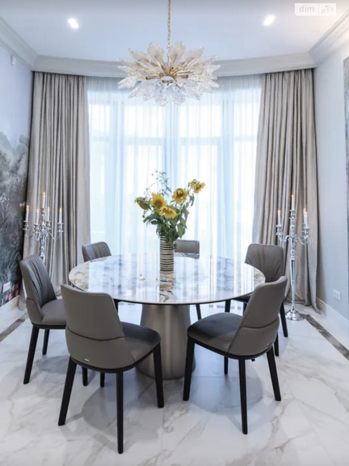 трехэтажный дом с верандой, 600 кв. м, кирпич. Продажа в Одессе район Средний Фонтан фото 1 трехэтажный дом с верандой, 600 кв. м, кирпич. Продажа в Одессе район Средний Фонтан фото 1