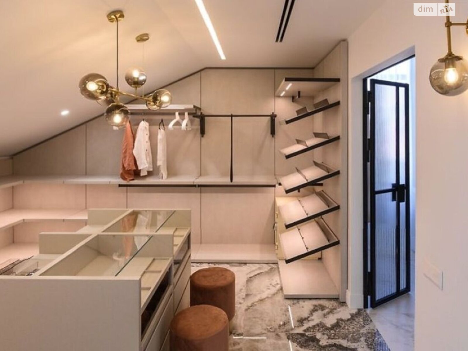 трехэтажный дом с верандой, 600 кв. м, кирпич. Продажа в Одессе район Средний Фонтан фото 1 трехэтажный дом с верандой, 600 кв. м, кирпич. Продажа в Одессе район Средний Фонтан фото 1