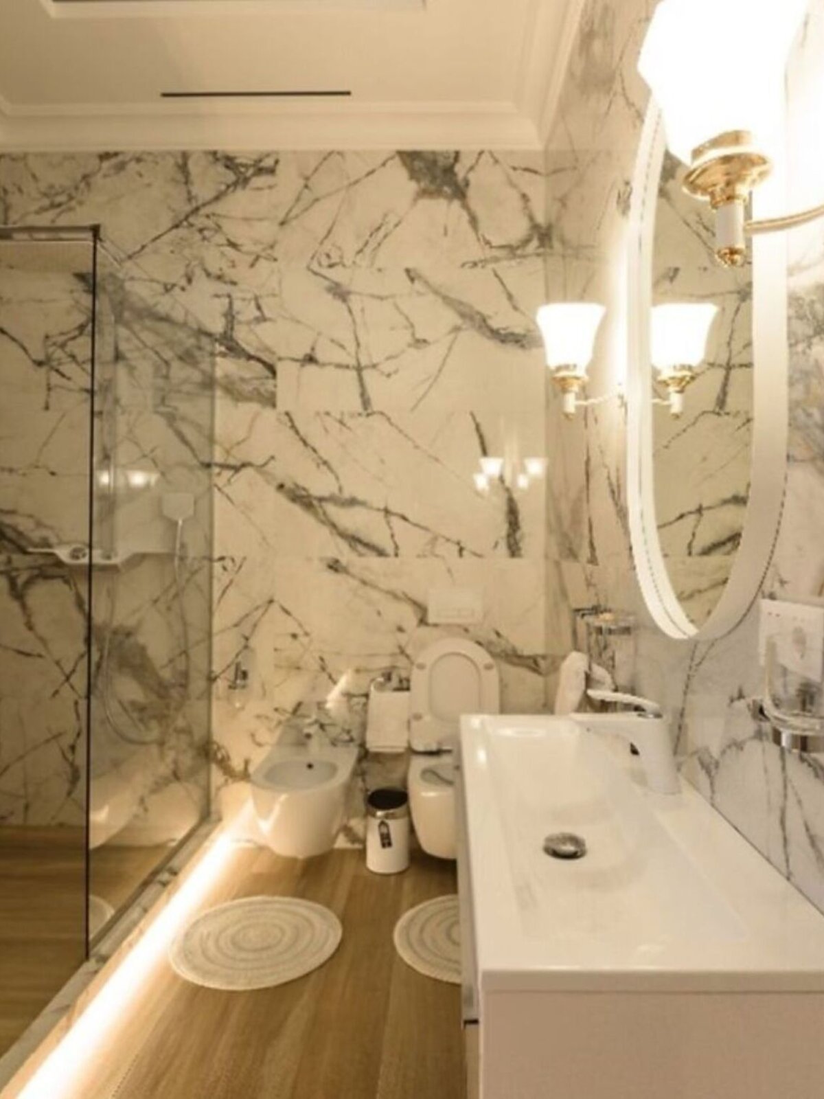 трехэтажный дом с верандой, 600 кв. м, кирпич. Продажа в Одессе район Средний Фонтан фото 1 трехэтажный дом с верандой, 600 кв. м, кирпич. Продажа в Одессе район Средний Фонтан фото 1