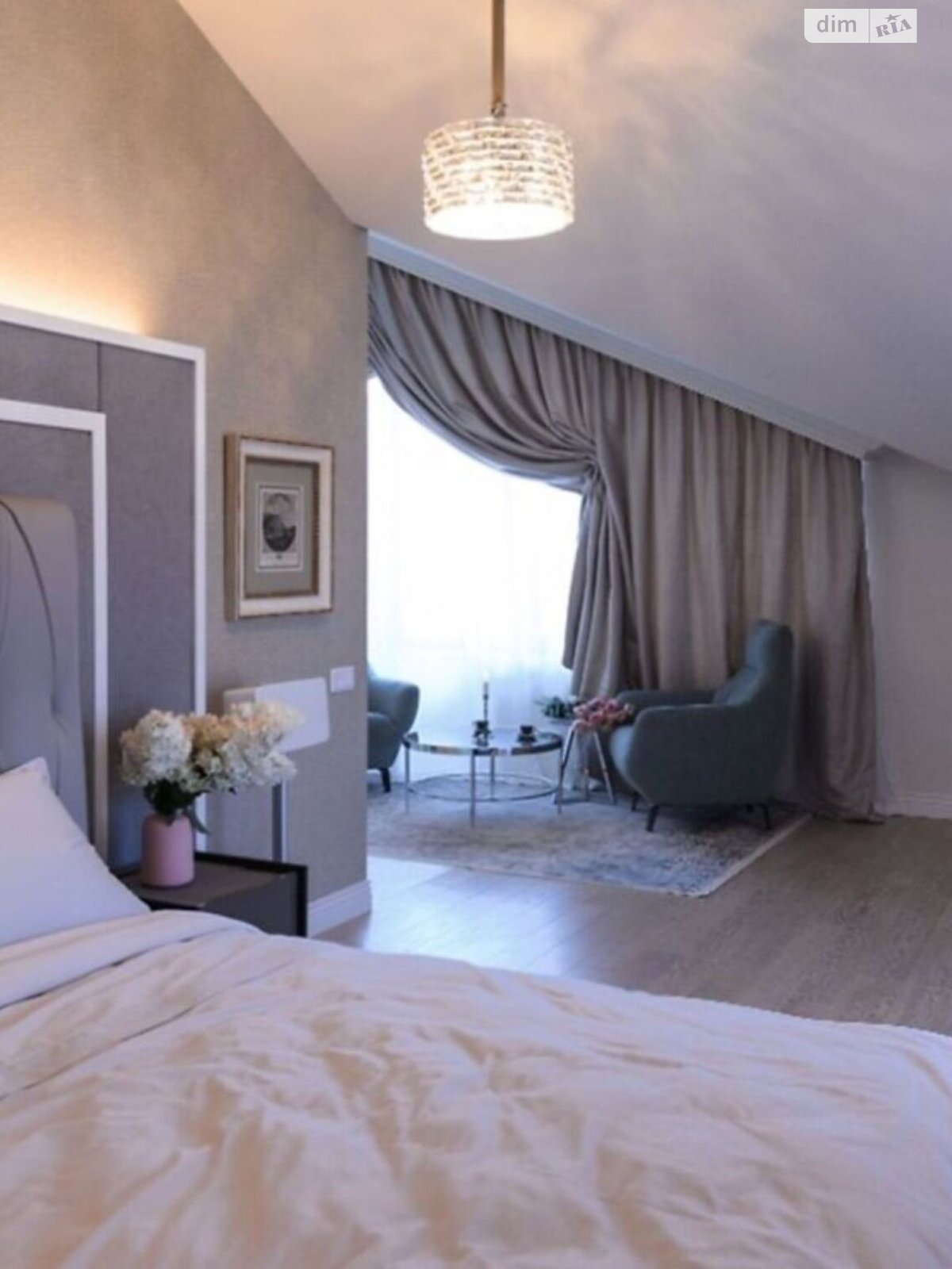 трехэтажный дом с верандой, 600 кв. м, кирпич. Продажа в Одессе район Средний Фонтан фото 1 трехэтажный дом с верандой, 600 кв. м, кирпич. Продажа в Одессе район Средний Фонтан фото 1