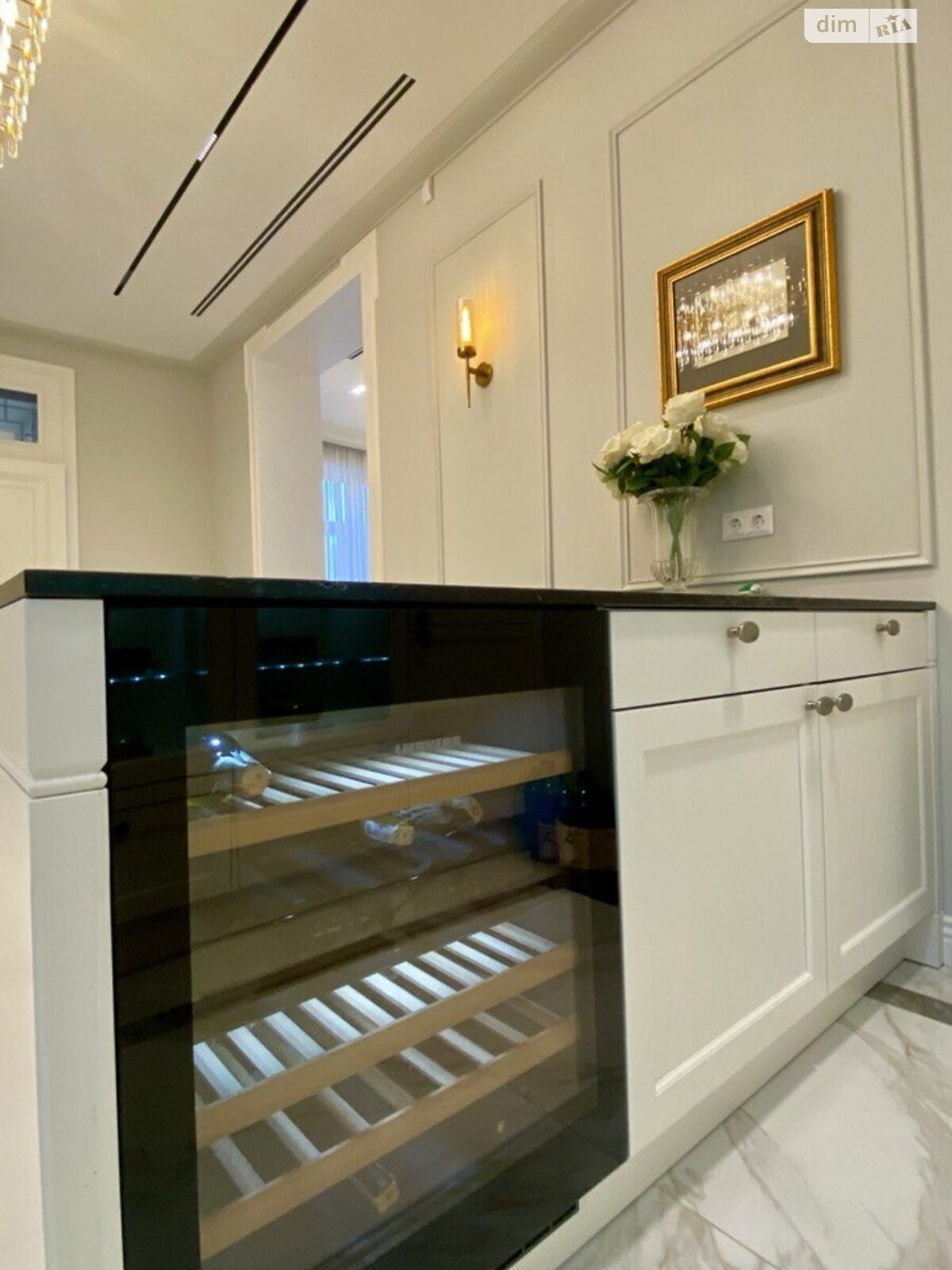 трехэтажный дом с верандой, 600 кв. м, кирпич. Продажа в Одессе район Средний Фонтан фото 1 трехэтажный дом с верандой, 600 кв. м, кирпич. Продажа в Одессе район Средний Фонтан фото 1