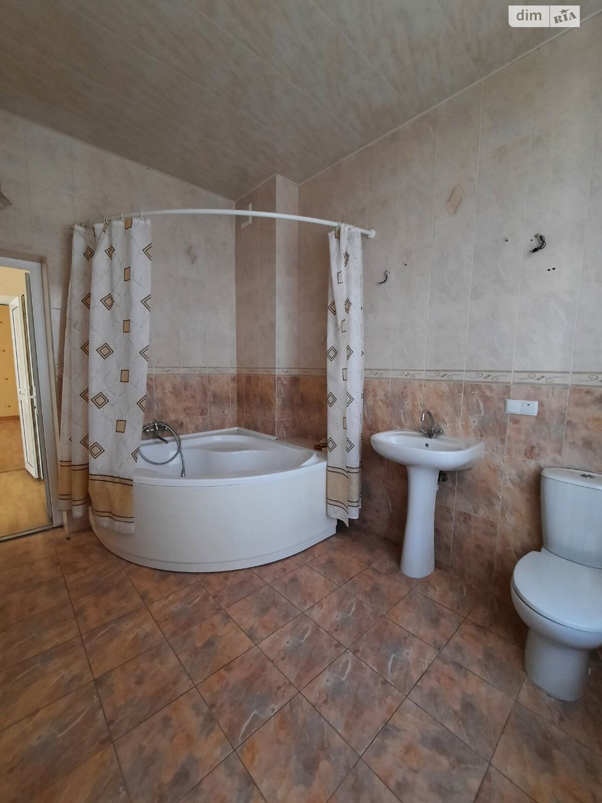 трехэтажный дом с мансардой, 896.3 кв. м, кирпич. Продажа в Одессе район Средний Фонтан фото 1 трехэтажный дом с мансардой, 896.3 кв. м, кирпич. Продажа в Одессе район Средний Фонтан фото 1