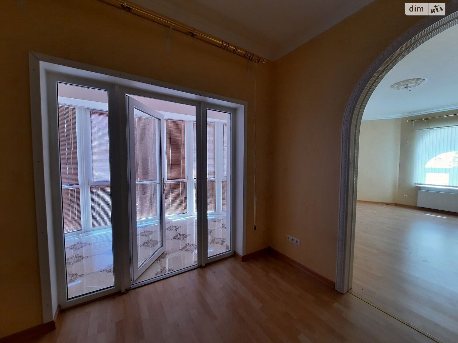 трехэтажный дом с мансардой, 896.3 кв. м, кирпич. Продажа в Одессе район Средний Фонтан фото 1 трехэтажный дом с мансардой, 896.3 кв. м, кирпич. Продажа в Одессе район Средний Фонтан фото 1