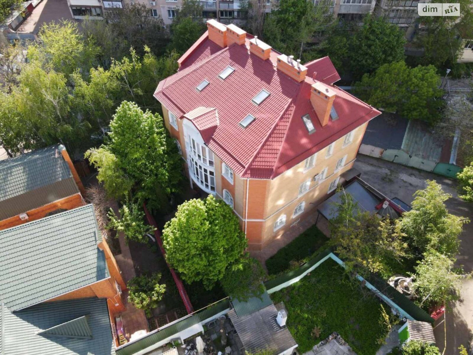 трехэтажный дом с мансардой, 896.3 кв. м, кирпич. Продажа в Одессе район Средний Фонтан фото 1 трехэтажный дом с мансардой, 896.3 кв. м, кирпич. Продажа в Одессе район Средний Фонтан фото 1