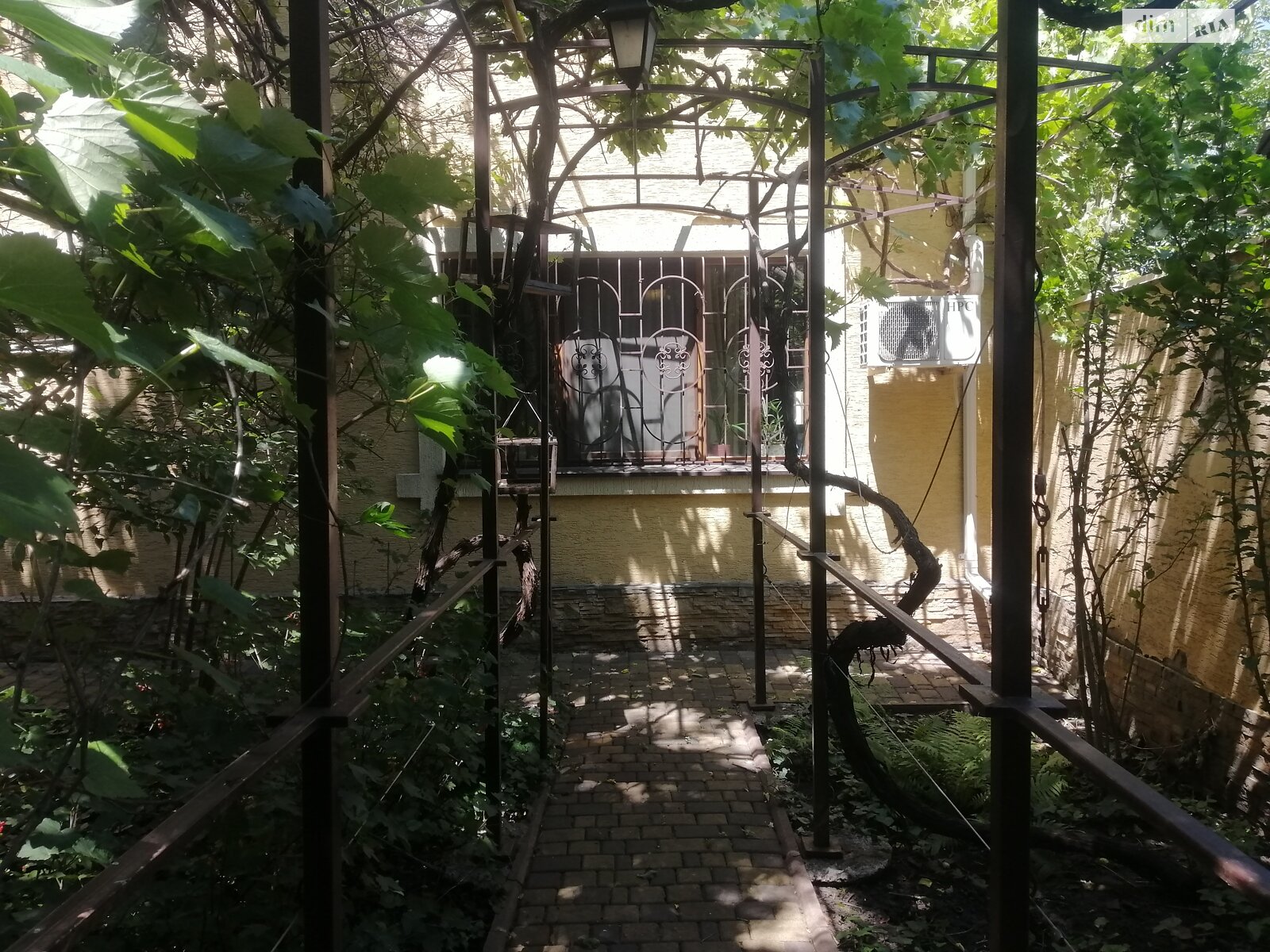 трехэтажный дом, 248 кв. м, кирпич. Продажа в Одессе район Средний Фонтан фото 1 трехэтажный дом, 248 кв. м, кирпич. Продажа в Одессе район Средний Фонтан фото 1